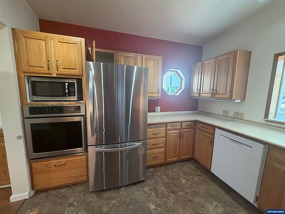 5th image of 2120 Robins Ln SE Unit 1