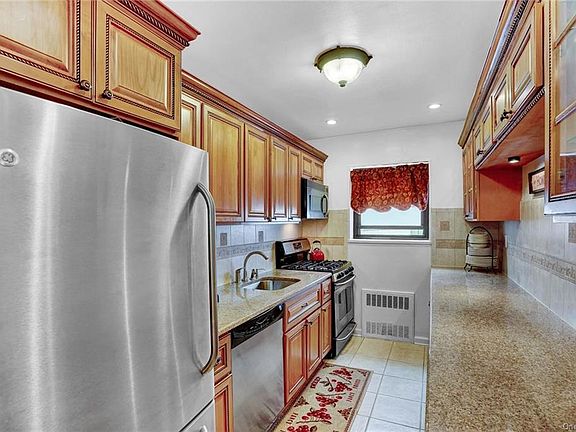 4th image of 222 N Broadway APT 1G