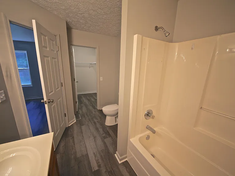 876 E Meadowlands Dr — Photo 17