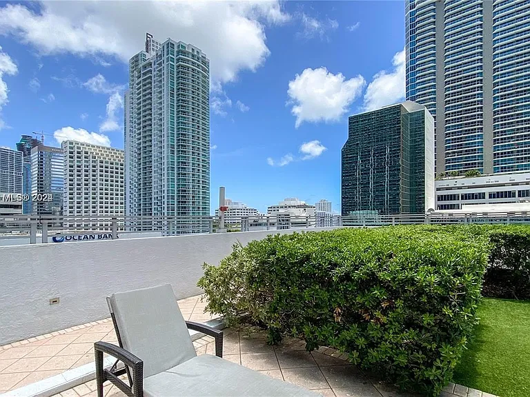 1050 Brickell Ave #1812 — Photo 8