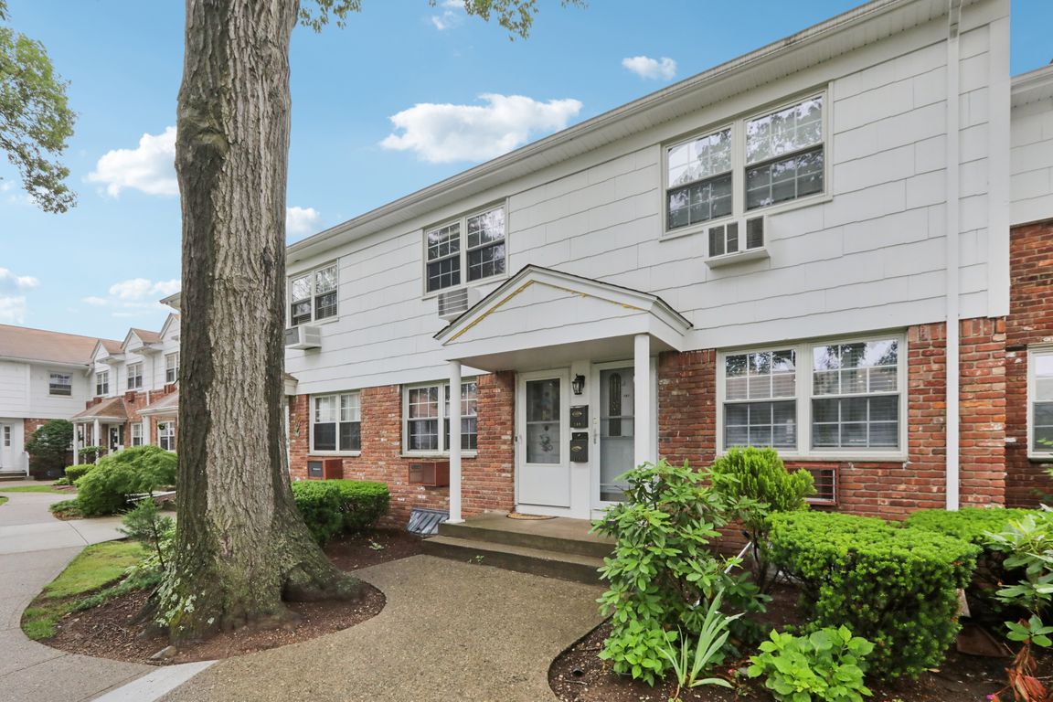 Parkside Dr-1906-001.jpg