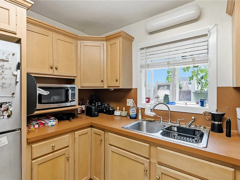 906 Gilchrist Ave — Photo 13