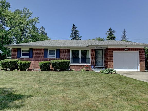 2nd image of 5960 Taft Pl