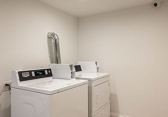 5th image of 221 Clarkson Ave #3A