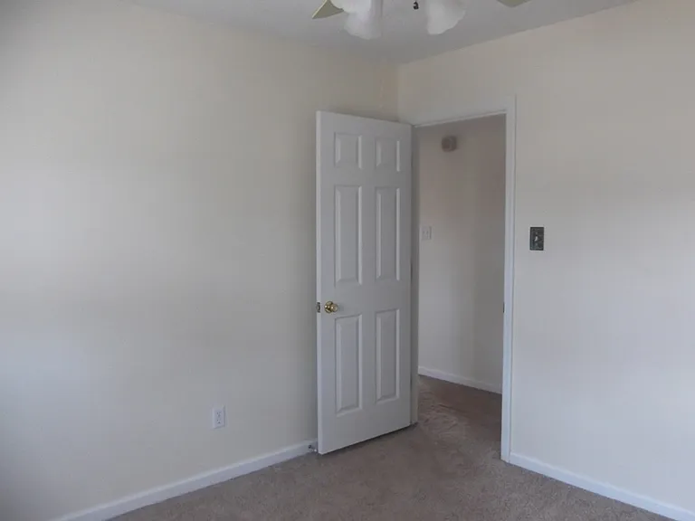 215 Shepard St — Photo 4