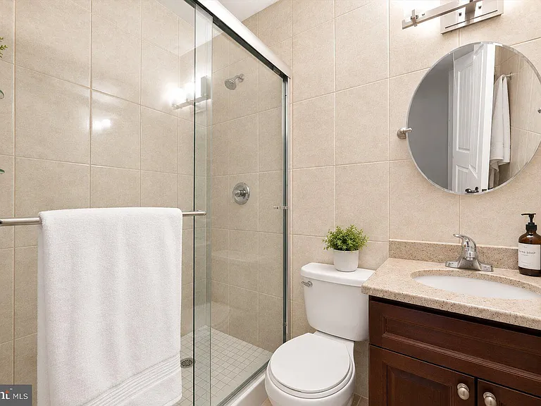 738 S 11th St #2F — Photo 11