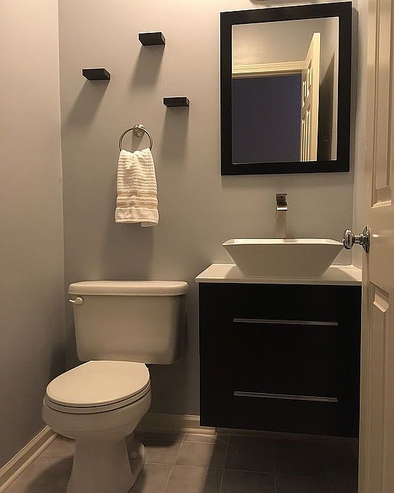 2nd image of 1712 W Le Moyne St #1E