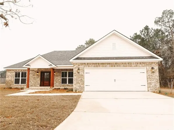 153 Lansing Dr, Ellabell, GA 31308