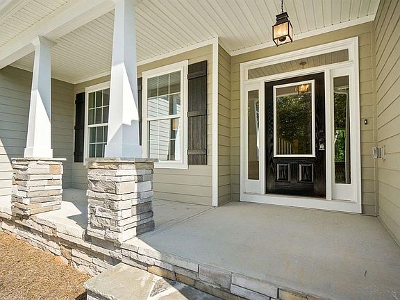 4th image of 195 Farm Ln
