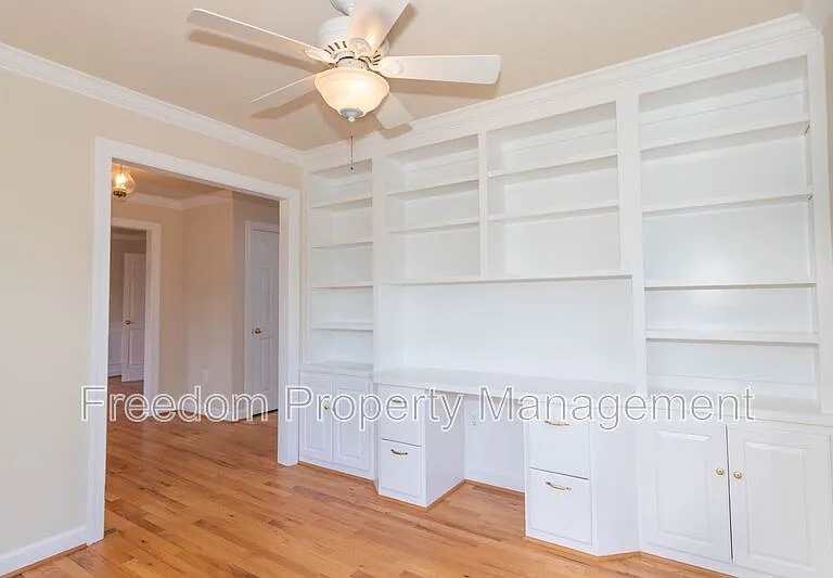80 Brookshire Dr — Photo 2