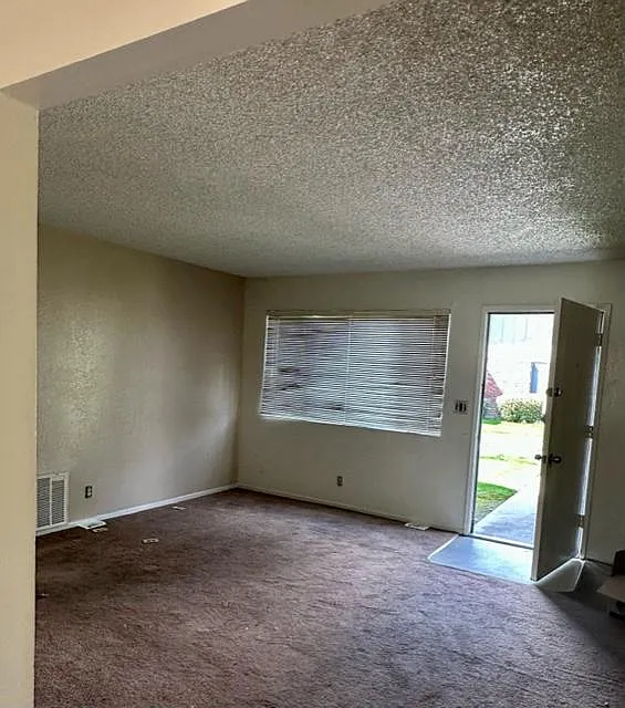 2 bed, 850 sqft, $1,125 — Photo 2