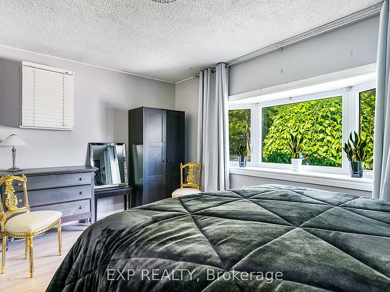 27 Sunnidale Rd S — Photo 13