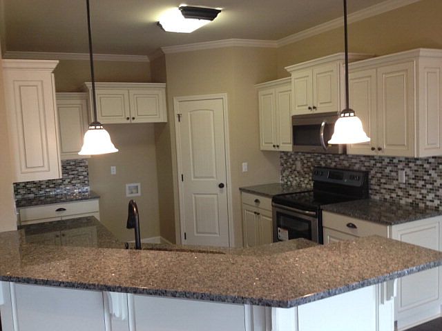 1st image of 212 Ponderosa Dr