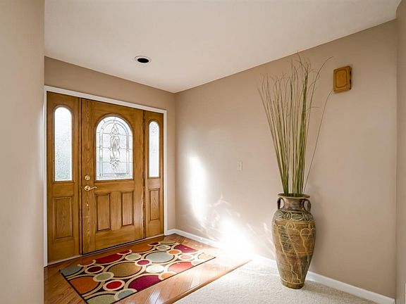 4th image of 1359 Cunningham Ln