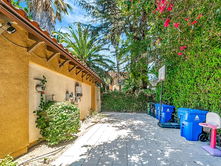 19316 Lavi Ct — Photo 94