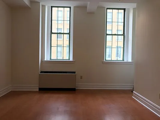 Rented by Zikos Realty Services | media 8