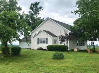 7977 Stagecoach Rd, Shipman, IL 62685