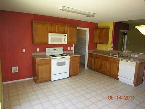 4th image of 1551 Chivalry Ln