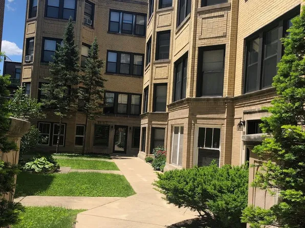 5540-5542 N. Artesian
