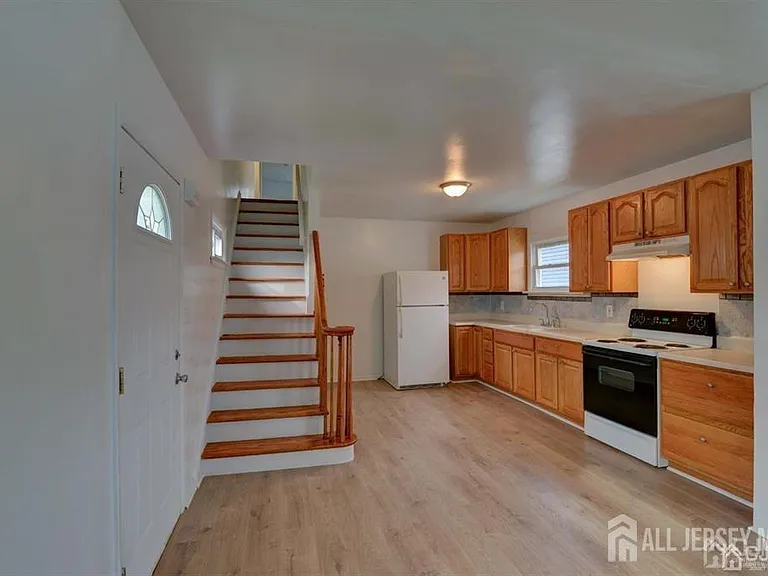 115 Pulaski Ave #B — Photo 3