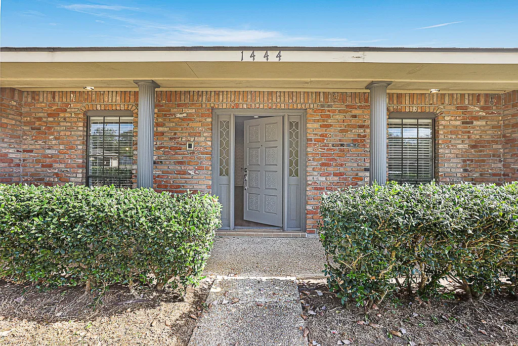 3 bed, 2.5 bath, 1900 sqft, $2,675 — Photo 3