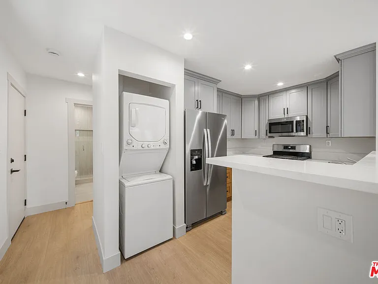323 N Avenue 52 — Photo 4