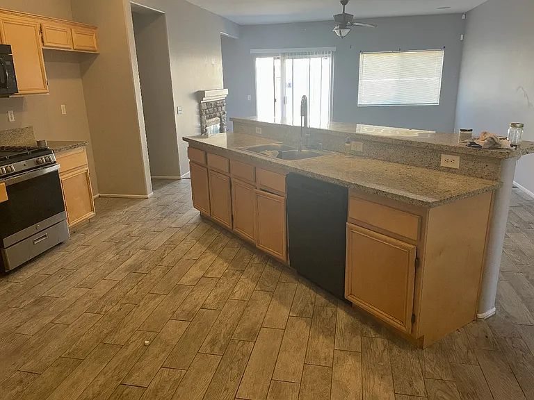 13492 Fern Pine St — Photo 4