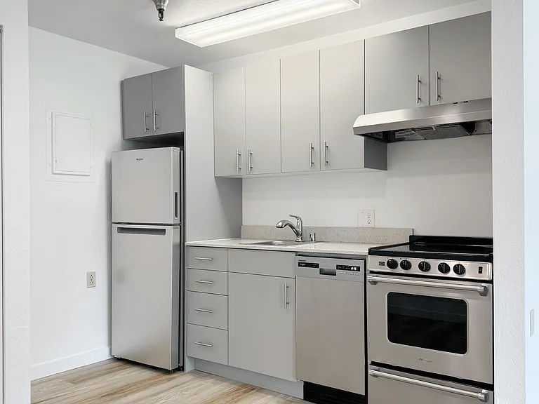 Unit 428 - Top Floor