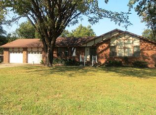 305 SE 6th St, Pryor, OK 74361