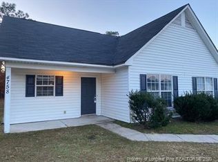 4758 Banks Ct, Hope Mills, NC 28348