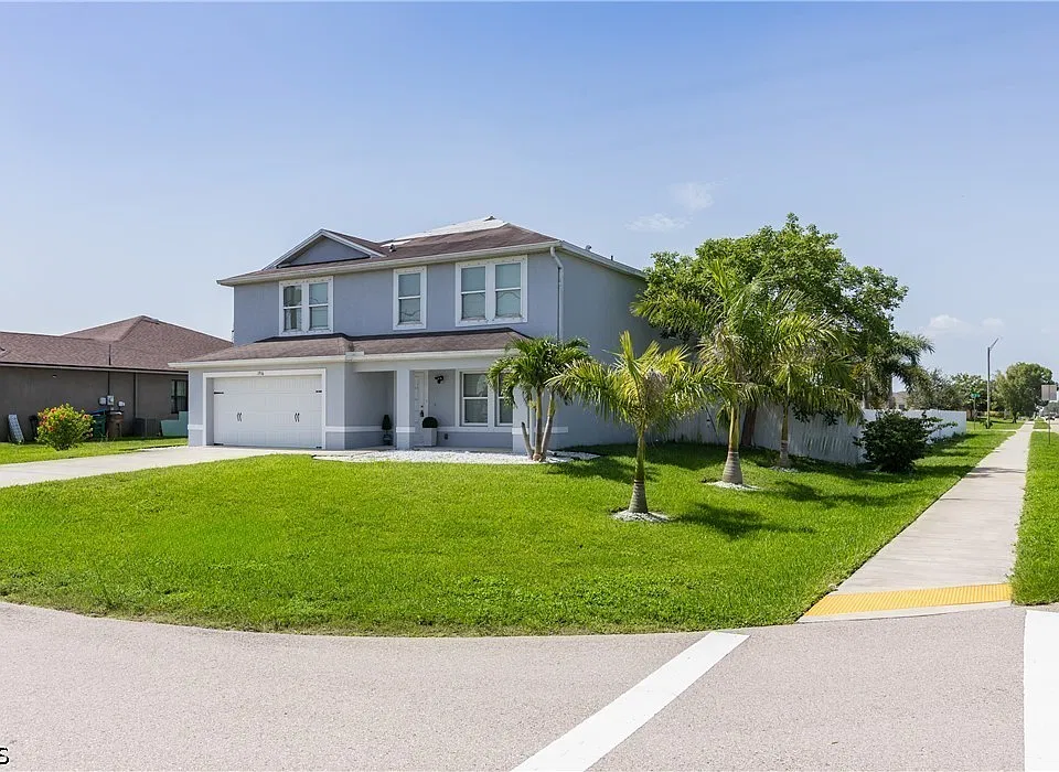 1916 SW 12th Ter