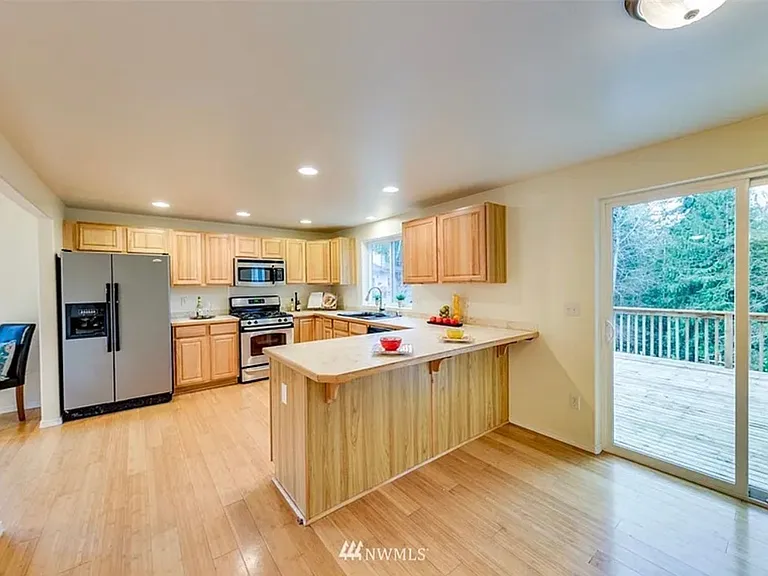 8661 Sungate Pl NE — Photo 4