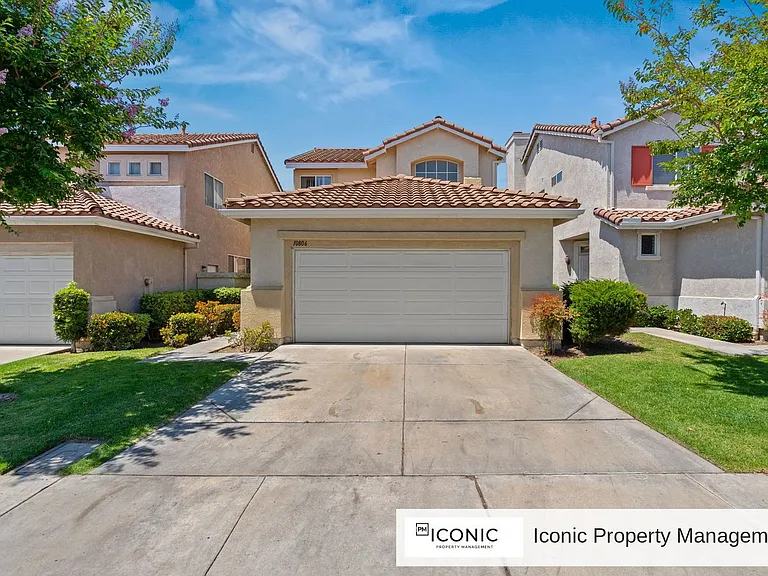 10806 Westonhill Dr — Photo 2