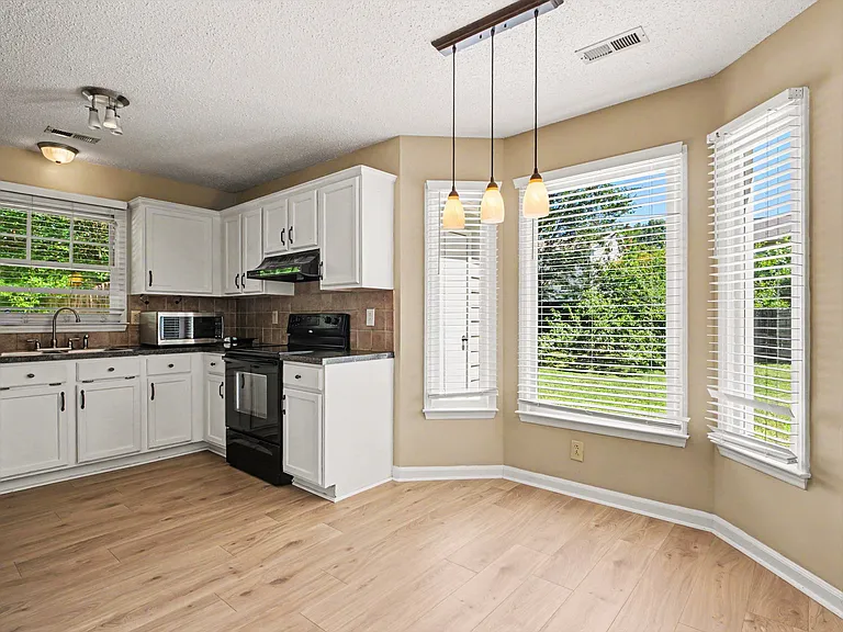 8630 Morgan Run Ct — Photo 12