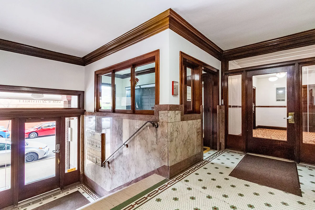 Building Photo - 1325 West 27th St