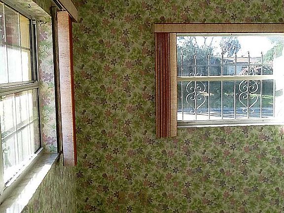 2nd image of 825 Royal Oak Dr
