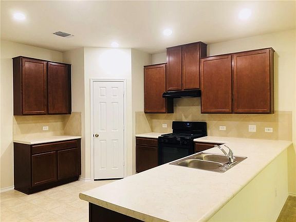 2nd image of 7962 Arezzo Dr