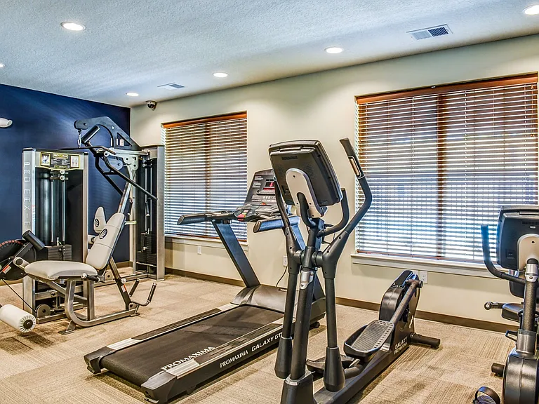 GRANITE POINTE — Photo 17