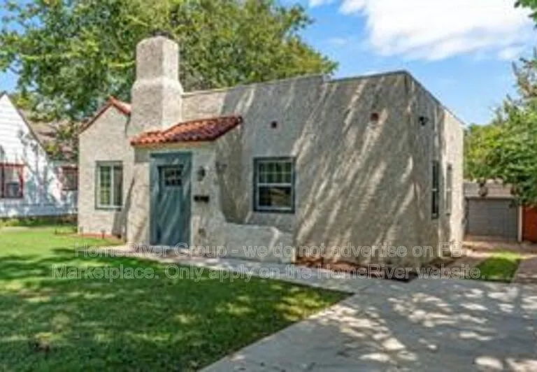115 S Knoxville Ave — Photo 17