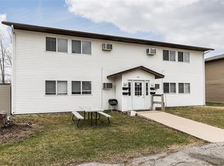 325 Clymer Rd, Hiawatha, IA 52233