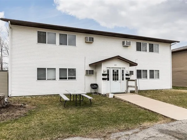 325 Clymer Rd, Hiawatha, IA 52233