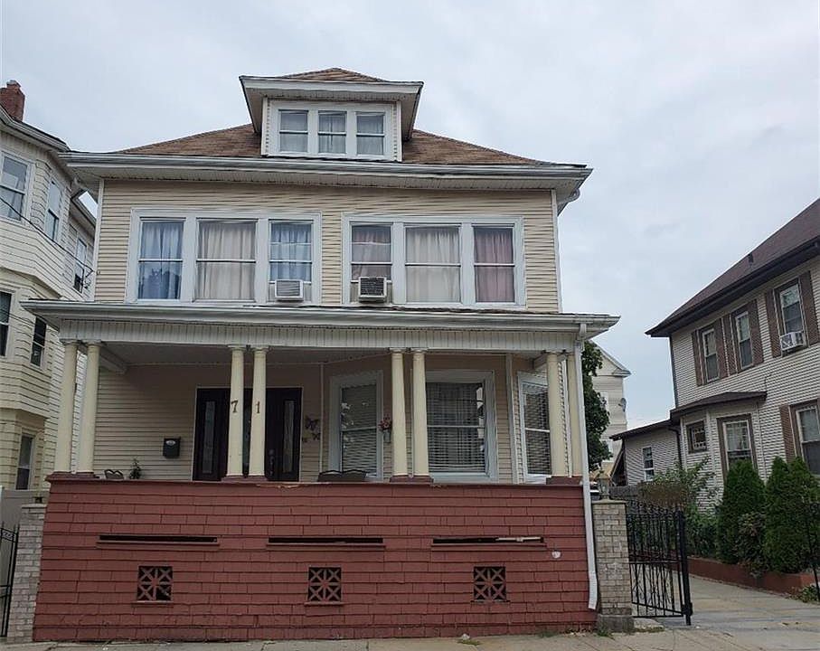 1st image of 71 Farragut Ave