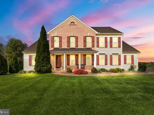 1347 Sterling Dr, York, PA 17404