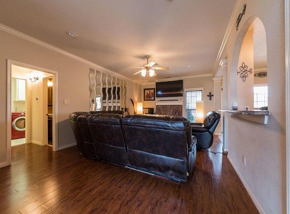 5th image of 2030 Rosewood St
