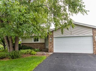 4474 Oak Pond Rd, Eagan, MN 55123