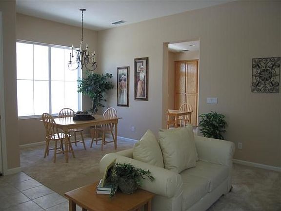 Welcoming Living/Dining