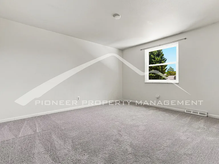 2896 S Paris St — Photo 22