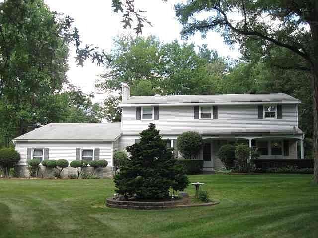 1st image of 37 N Hill Dr