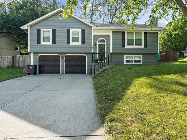 3201 SE 7th Ct, Blue Springs, MO 64014
