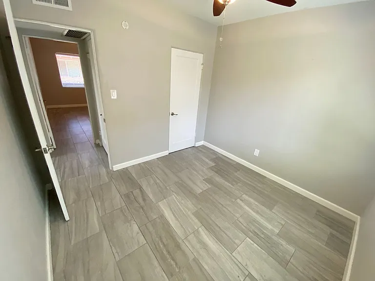 114 E Mariposa St #1 — Photo 13
